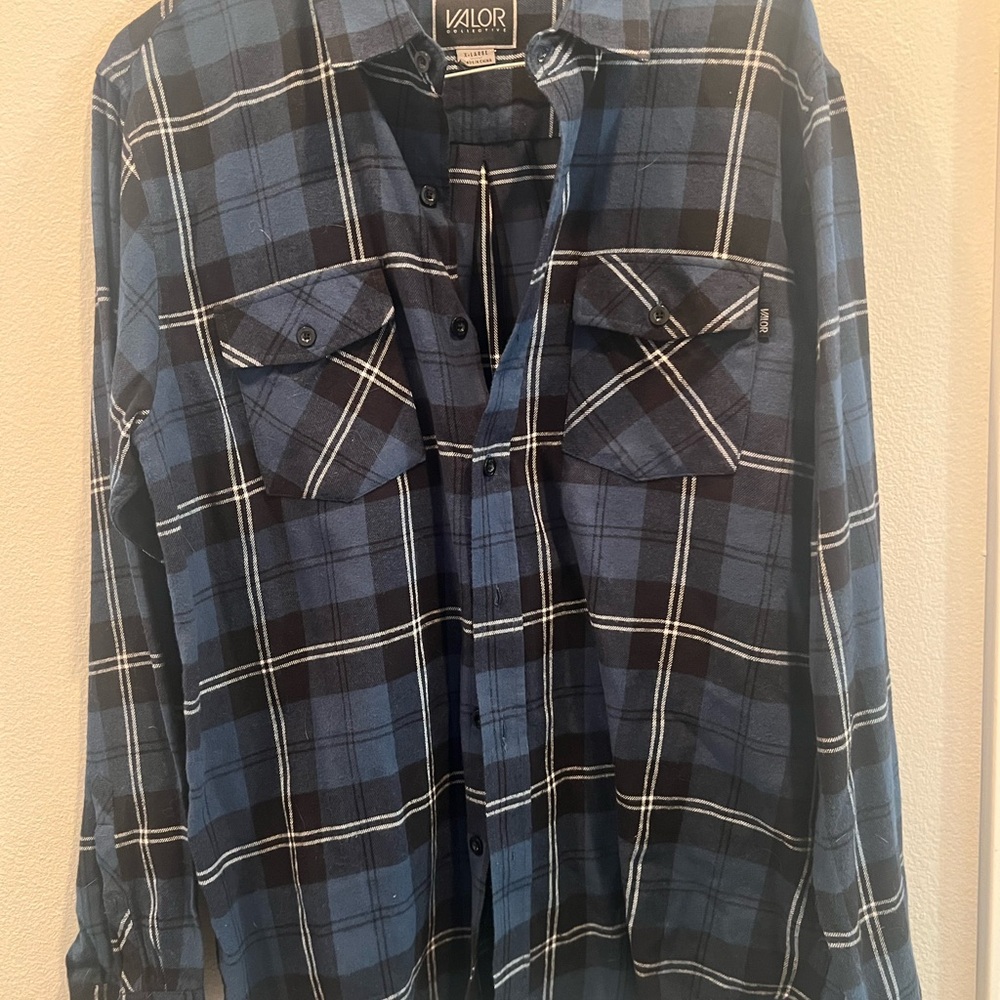 Valor Men's Blue Plaid Shirt